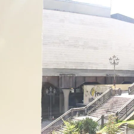 Habitación Centro Cerca De Estación De Buses Y Trenes