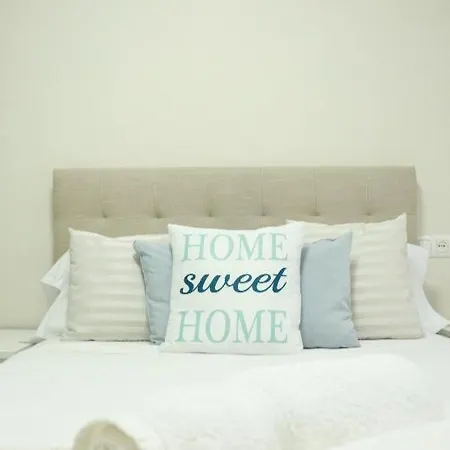 Centro Cerca De Estacion De Buses Y Trenes