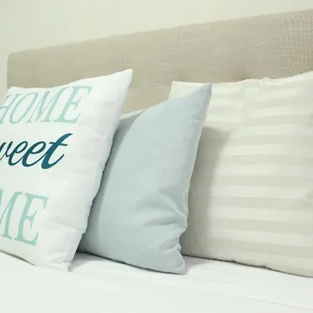 Centro Cerca De Estacion De Buses Y Trenes ホームステイ *