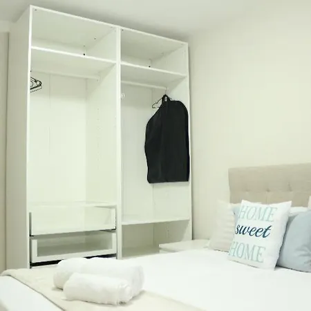 Centro Cerca De Estacion De Buses Y Trenes ホームステイ