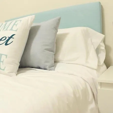 Centro Cerca De Estacion De Buses Y Trenes ホームステイ *