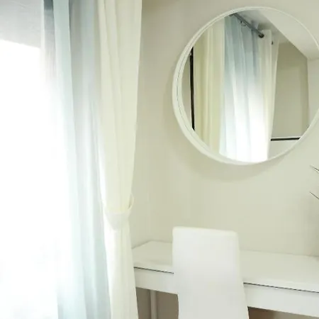 Centro Cerca De Estacion De Buses Y Trenes