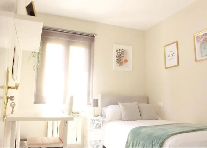 Habitación Centro Cerca De Estación De Buses Y Trenes * Oviedo