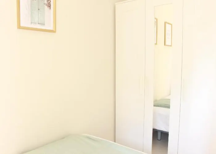 Habitación Centro Cerca De Estación De Buses Y Trenes * Oviedo