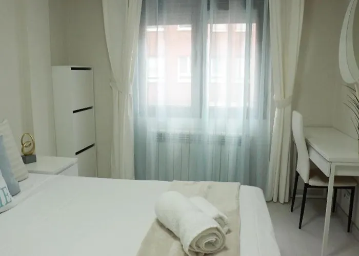 Habitación Centro Cerca De Estación De Buses Y Trenes * Oviedo